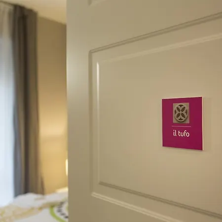 Frammenti 4* ماتيرا