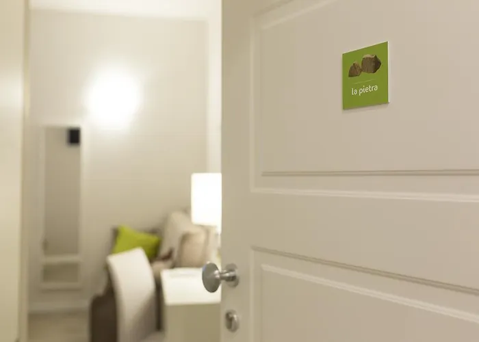 Frammenti Pensión 4*